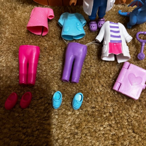 Doc McStuffins portable Hospital Playset from the Disney Store - Picture 5 of 7